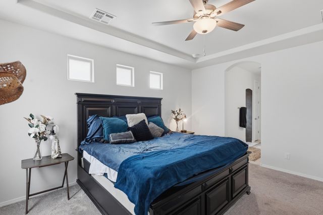 215 Needle Avenue SW, Los Lunas, NM 87031