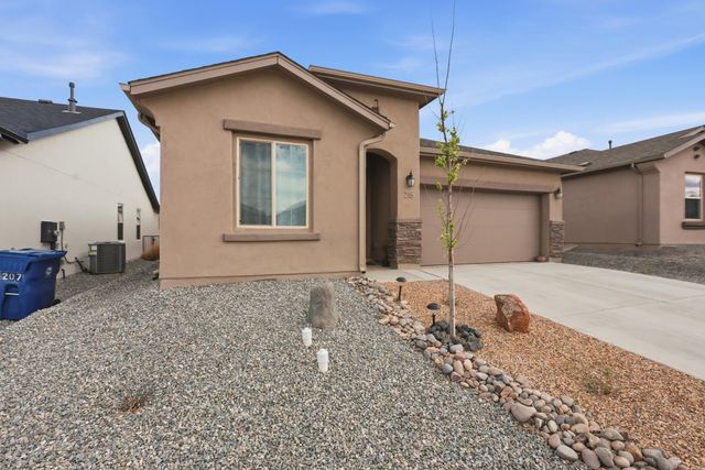 215 Needle Avenue SW, Los Lunas, NM 87031
