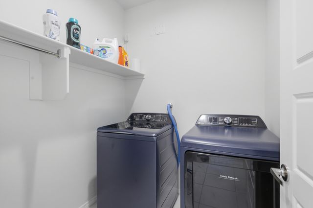 215 Needle Avenue SW, Los Lunas, NM 87031