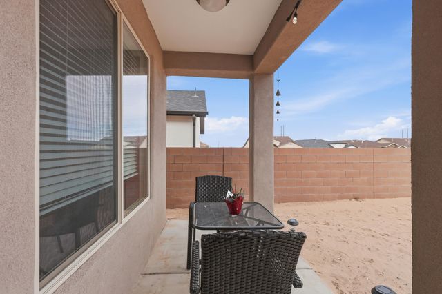 215 Needle Avenue SW, Los Lunas, NM 87031