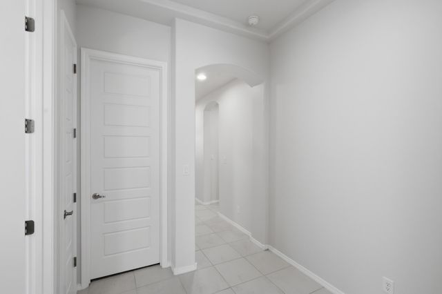 215 Needle Avenue SW, Los Lunas, NM 87031