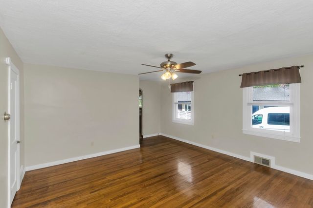 582 Broadway St, Chicopee, MA 01020