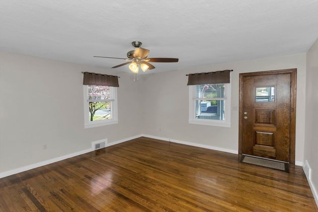 582 Broadway St, Chicopee, MA 01020