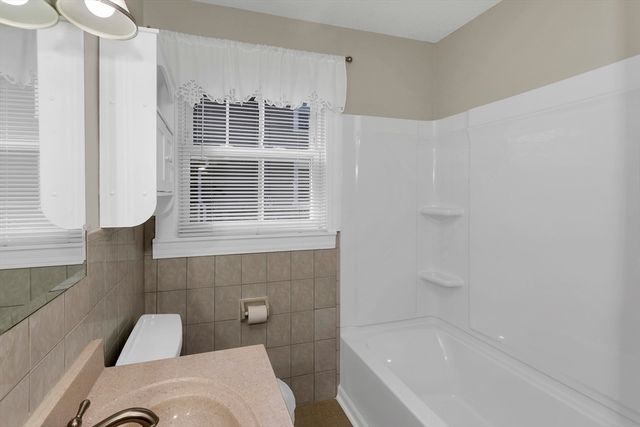 582 Broadway St, Chicopee, MA 01020