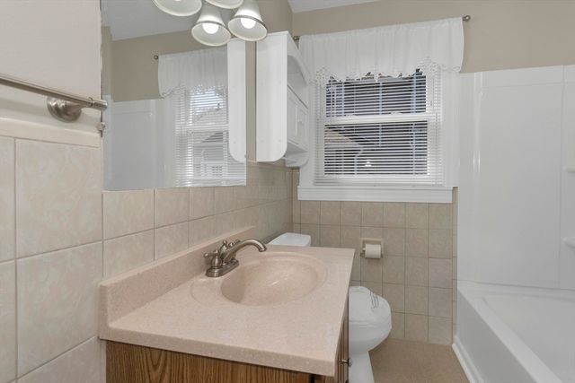 582 Broadway St, Chicopee, MA 01020