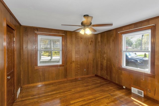 582 Broadway St, Chicopee, MA 01020