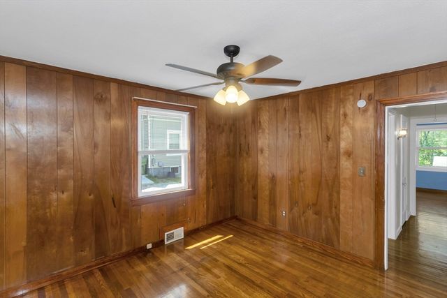 582 Broadway St, Chicopee, MA 01020