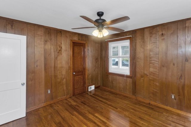 582 Broadway St, Chicopee, MA 01020