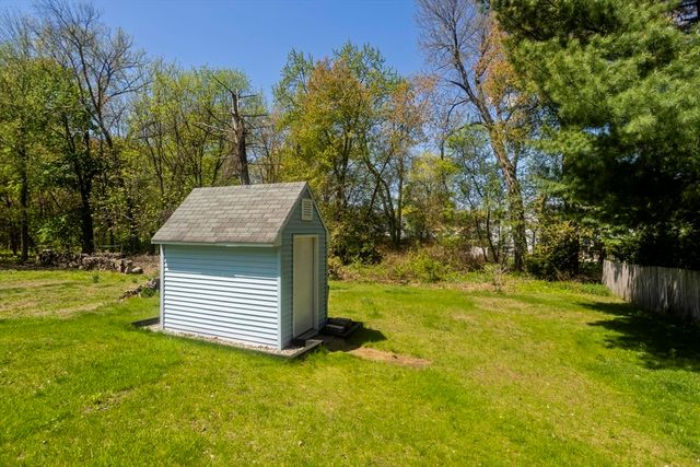 582 Broadway St, Chicopee, MA 01020