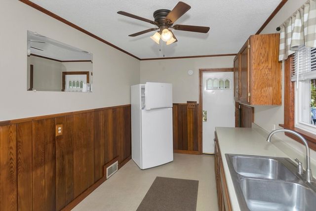 582 Broadway St, Chicopee, MA 01020