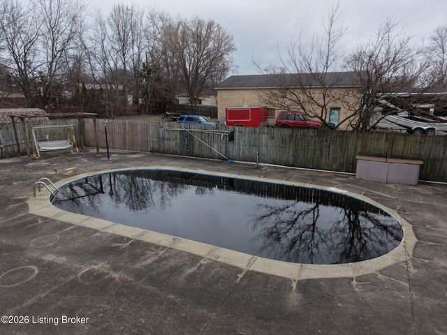 4508 Santa Paula Ln, Louisville, KY 40219