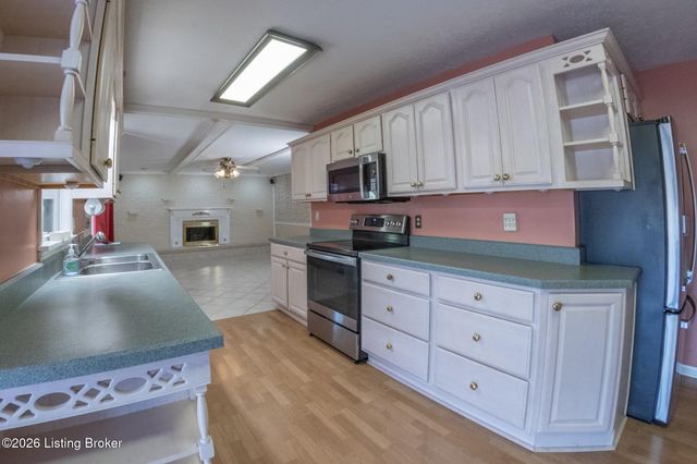 4508 Santa Paula Ln, Louisville, KY 40219