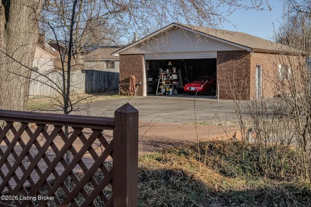 4508 Santa Paula Ln, Louisville, KY 40219