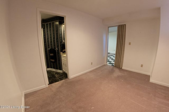 4508 Santa Paula Ln, Louisville, KY 40219