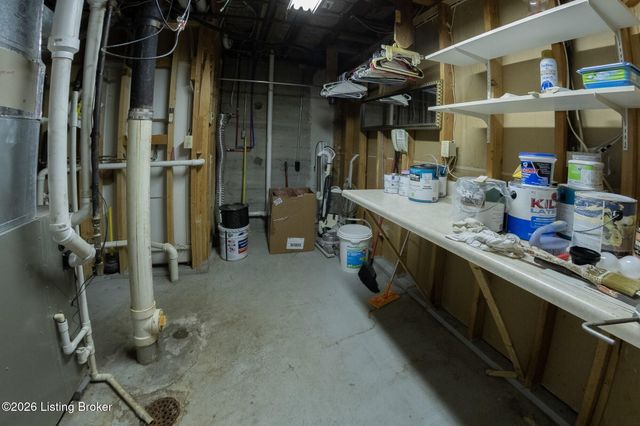 4508 Santa Paula Ln, Louisville, KY 40219