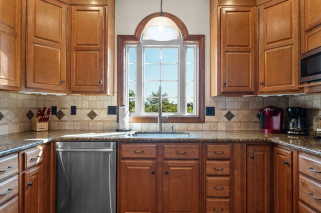 99 Whitefish Bay, Kimberling City, MO 65686