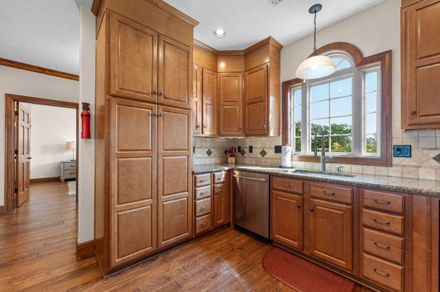 99 Whitefish Bay, Kimberling City, MO 65686