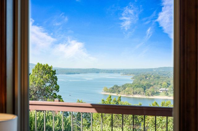 99 Whitefish Bay, Kimberling City, MO 65686
