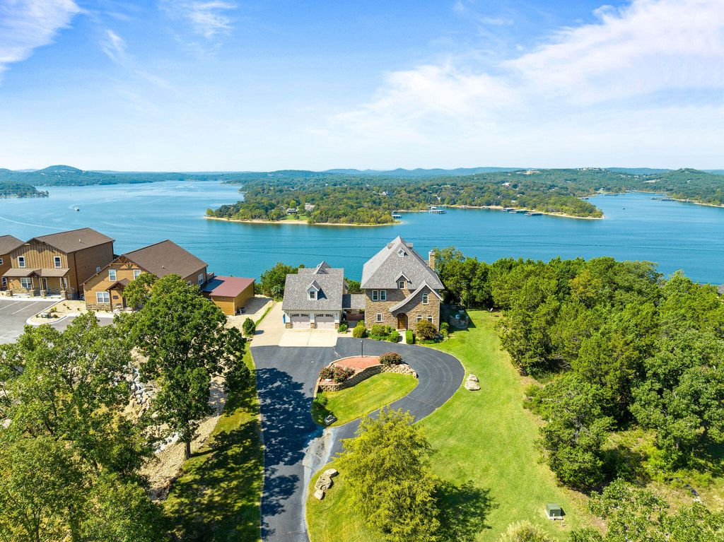 99 Whitefish Bay, Kimberling City, MO 65686