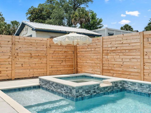 200 W Wright St, Pensacola, FL 32501