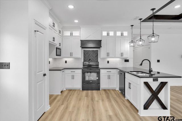 906 S Turner, Tyler, TX 75701