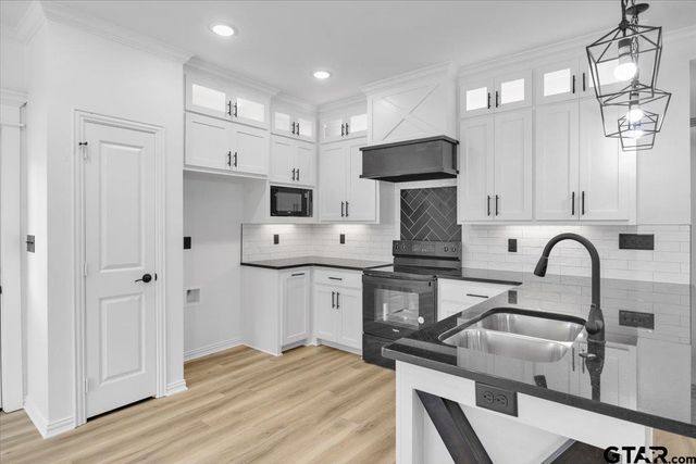 906 S Turner, Tyler, TX 75701