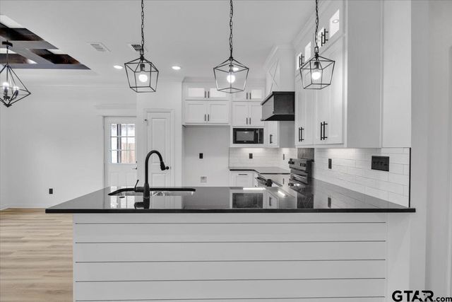 906 S Turner, Tyler, TX 75701