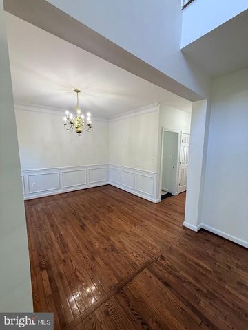 8140 GILROY DR, Lorton, VA 22079