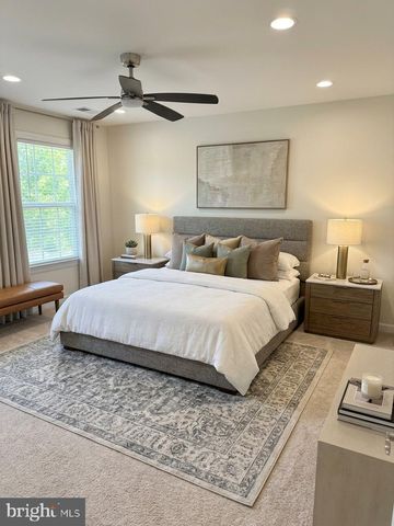 8140 GILROY DR, Lorton, VA 22079