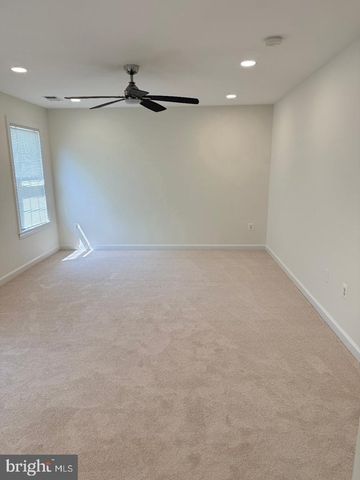 8140 GILROY DR, Lorton, VA 22079
