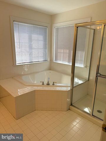 8140 GILROY DR, Lorton, VA 22079