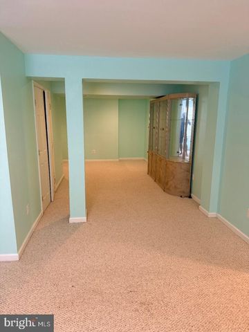 8140 GILROY DR, Lorton, VA 22079