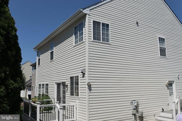 8140 GILROY DR, Lorton, VA 22079