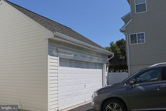 8140 GILROY DR, Lorton, VA 22079