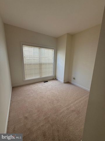 8140 GILROY DR, Lorton, VA 22079