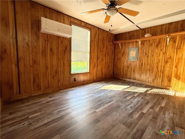 3807 Lands End Court, Granbury, TX 76048