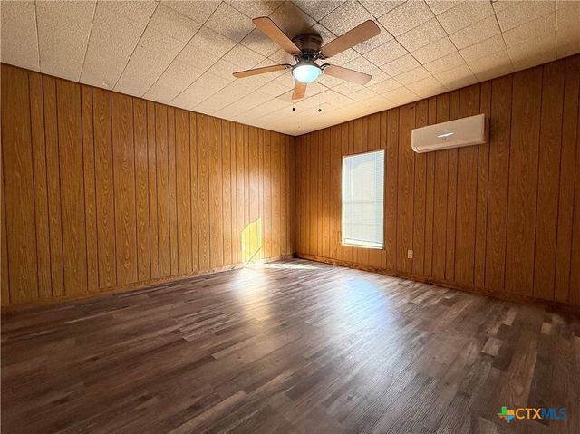 3807 Lands End Court, Granbury, TX 76048