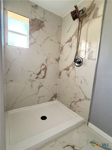 3807 Lands End Court, Granbury, TX 76048