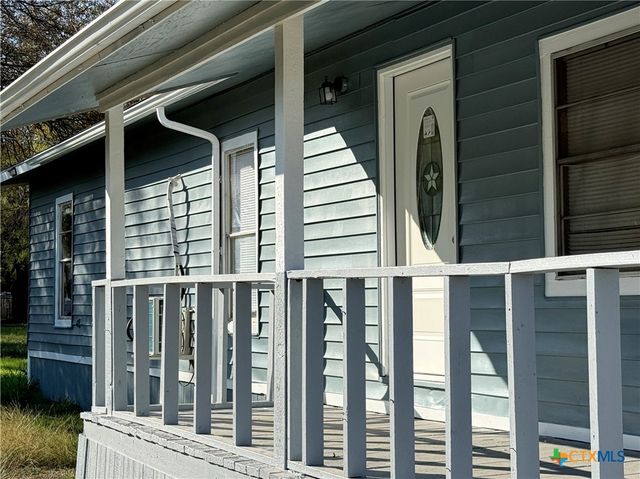 3807 Lands End Court, Granbury, TX 76048