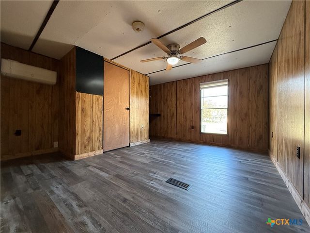 3807 Lands End Court, Granbury, TX 76048