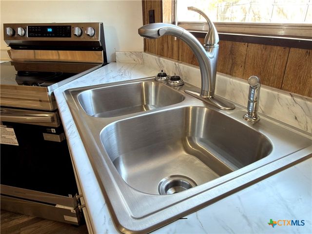 3807 Lands End Court, Granbury, TX 76048