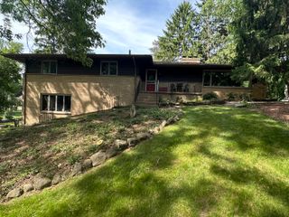 2631 N Maple Road, Ann Arbor, MI 48103