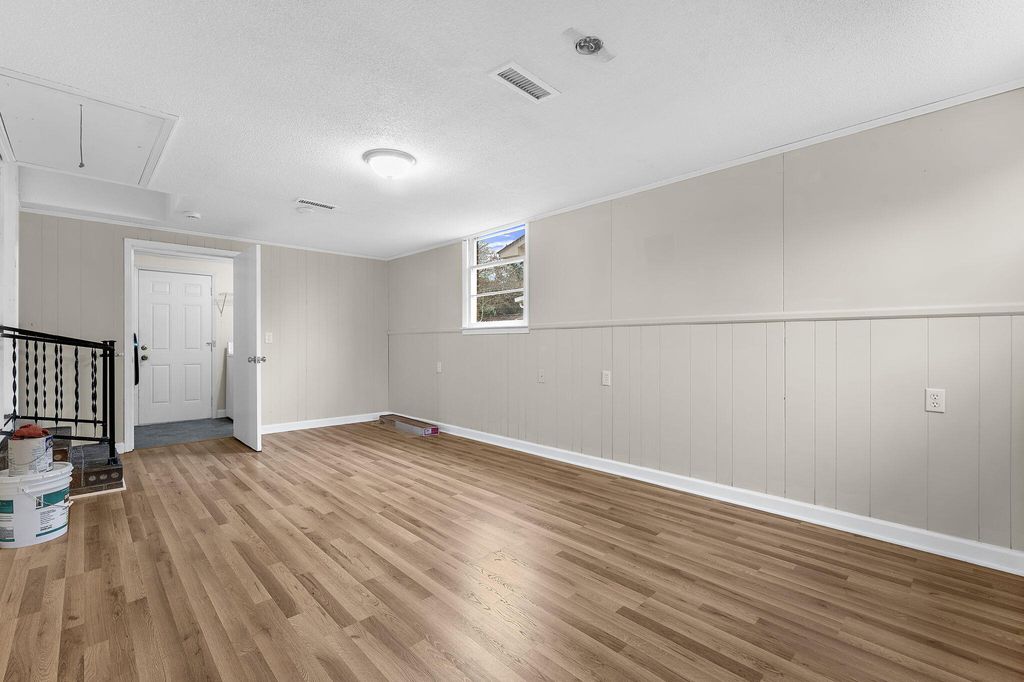 Image 22 of property listing at 204 Falcon Drive, Summerville, SC 29485