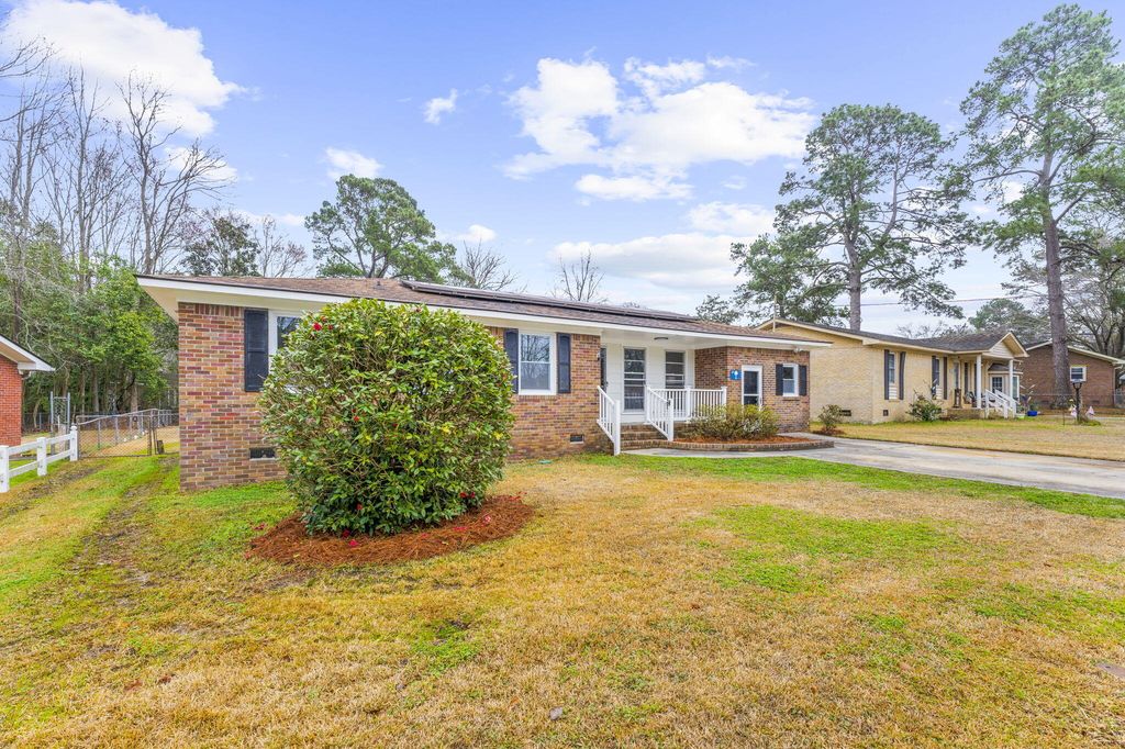 Image 41 of property listing at 204 Falcon Drive, Summerville, SC 29485
