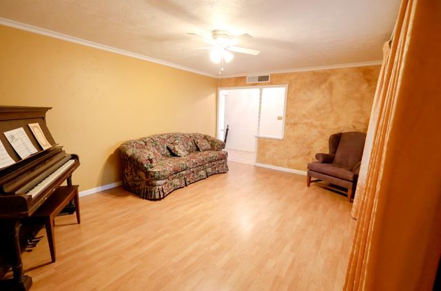 3074 W Pico Avenue, Fresno, CA 93722