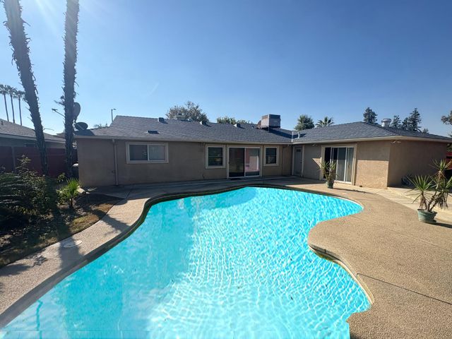 3074 W Pico Avenue, Fresno, CA 93722