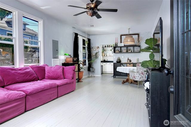 13027 40th Avenue S, Tukwila, WA 98168