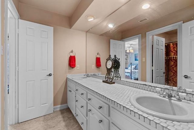 1401 Secluded Ln, Longview, TX 75604