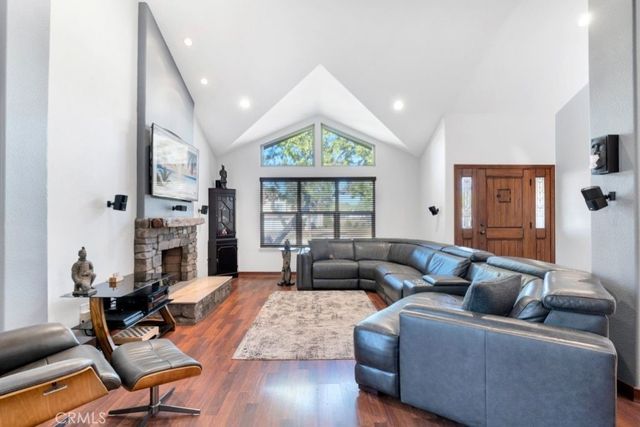 602 Lotus Ave., Thousand Oaks, CA 91360