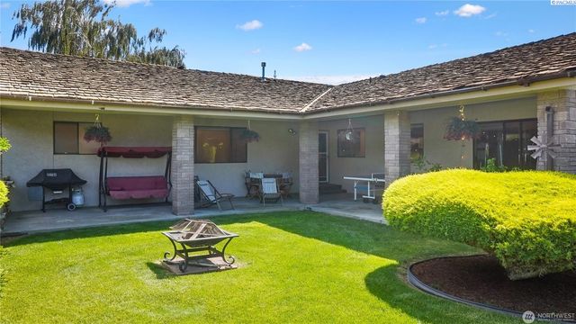 1525 E Catalpa St, Othello, WA 99344